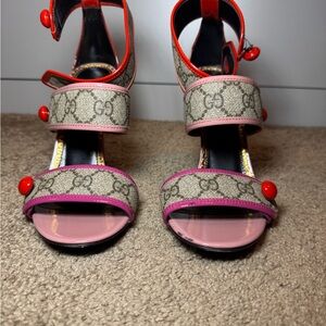 Authentic (discontinued) 6inch Gucci Beige and Pink Heels with Red Accent